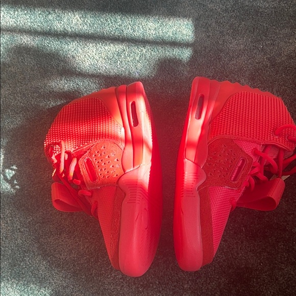 Nike Yeezy Red October Sz 9.5 No Box or Dust Bag - Picture 11 of 11